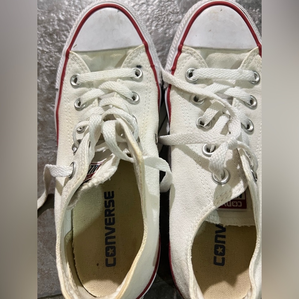 Converse All stars. Men’s size 4-women’s size 5.5.